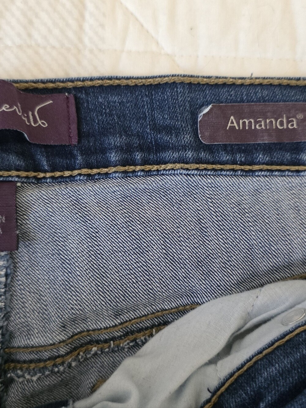 Gloria Vanderbilt Straight Leg Jeans - Picture 4 of 5